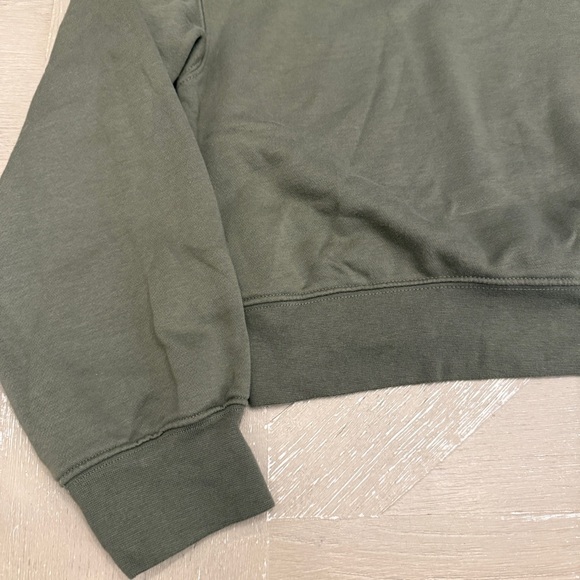 Divided by H&M Green Cropped Sweatshirt Size XS Pullover Crew Neck Long Sleeves - Picture 3 of 5